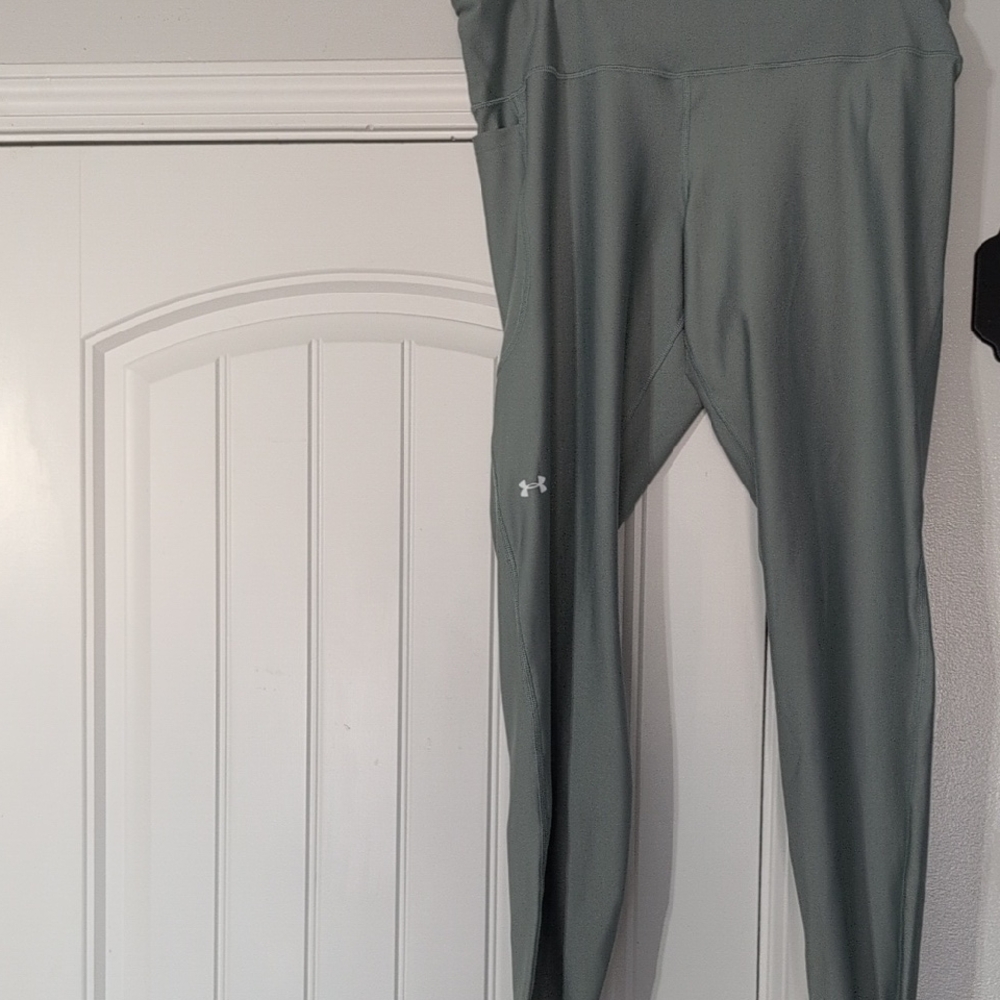 Under Armour Women's Green Leggings